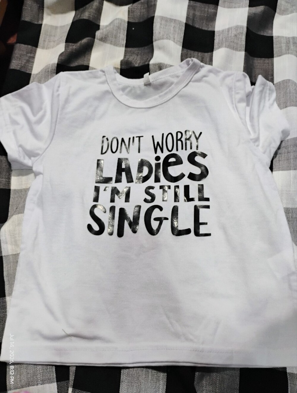 ❤️White Graphic Tee "Don't Worry Ladies I'm Still Single"